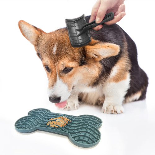 Лизательный коврик Косточка М